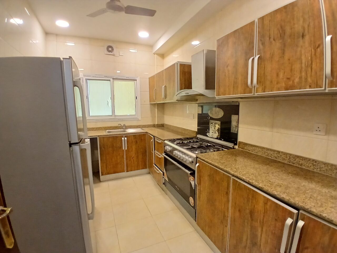 Hidd, Apartments, Flats, Houses & Villas, BHD 280/month,  3 BR,  Flat 3bhk Semi Furnished Hidd Inclusive