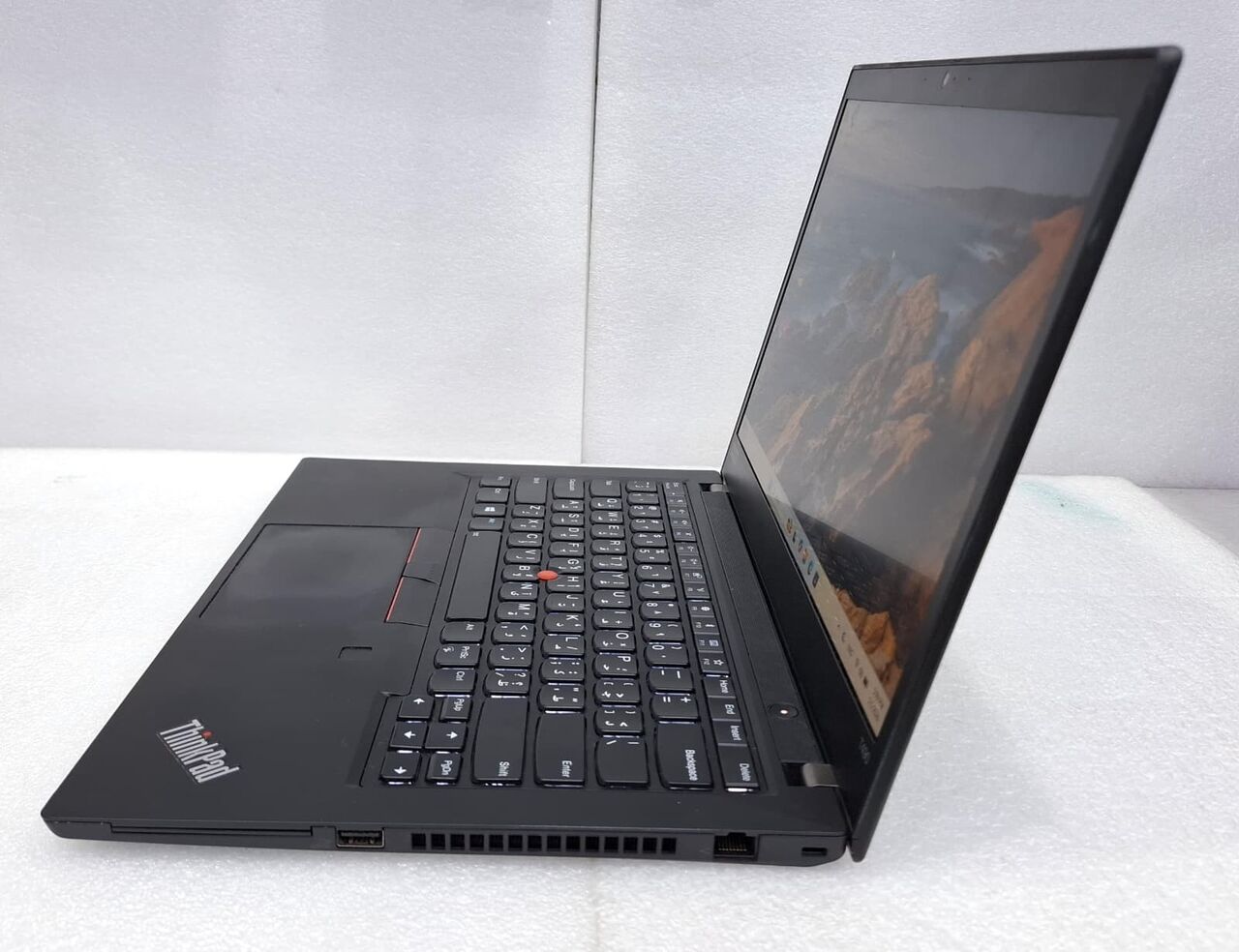 Riffa, Computers, BHD 108,  Summer Offer Lenovo ThinkPad Core I7 8th Generation Laptop 14"FHD IPS Screen 16GB DDR4 RAM