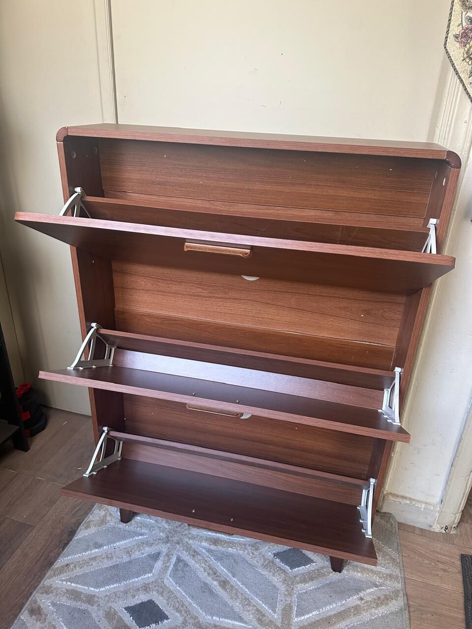 Riyadh, Furniture, SAR 285,  🌟 Elegant 3-Tier Shoe Cabinet – Excellent Condition 🌟