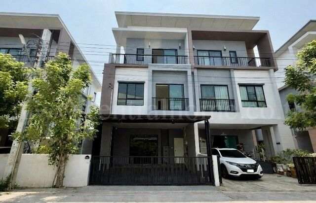 Bangkok, Real Estate For Sale, THB 3690000,  4 BR,  35 Sq. Feet,  Reduced Price, 3-story Twin House, Thana Cluster Westgate Bang Yai, Near MRT Khlong Bang