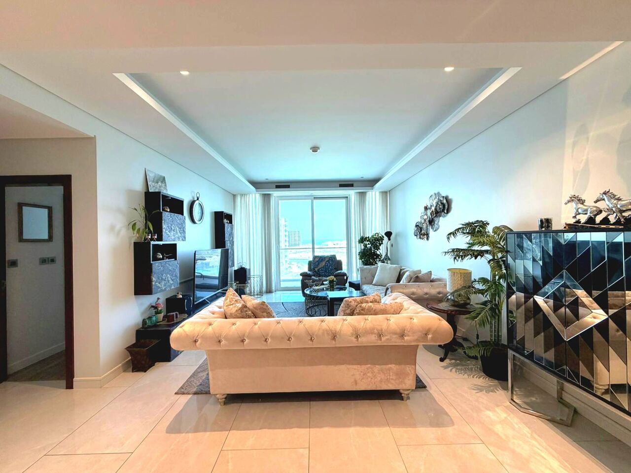 Amwaj Islands, Apartments, Flats, Houses & Villas, BHD 500/month,  Furnished,  2 BR,  130 Sq. Meter,  Good Deal- 2 BR FF Apartment With Balcony & Canal View Dilmunia Island