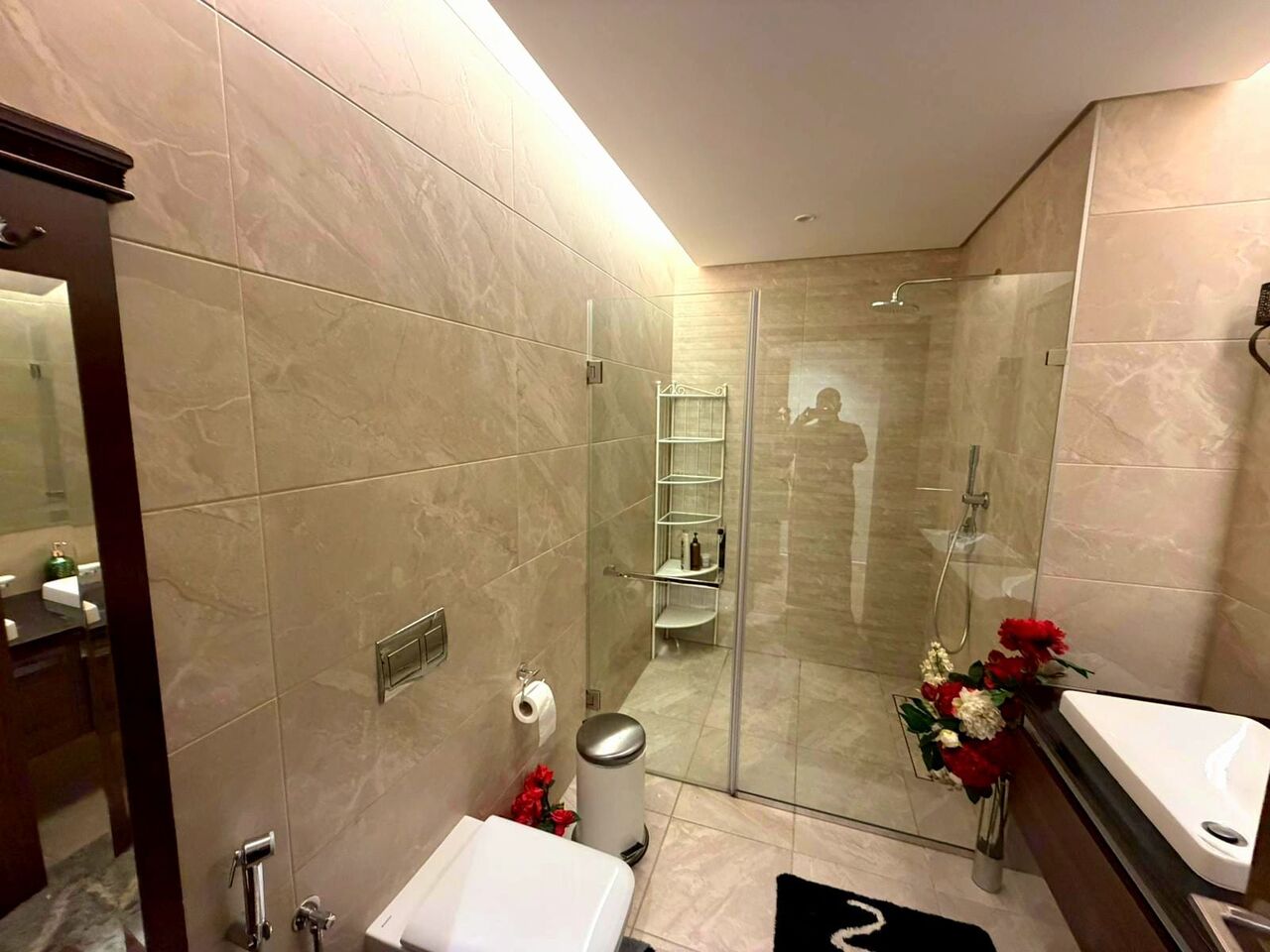 Amwaj Islands, Apartments, Flats, Houses & Villas, BHD 500/month,  Furnished,  2 BR,  130 Sq. Meter,  Good Deal- 2 BR FF Apartment With Balcony & Canal View Dilmunia Island