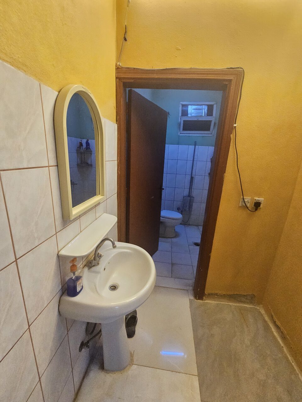 Riyadh, Apartments, Flats, Houses & Villas, SAR 28000/year,  250 Sq. Meter,  Neat & Clean   3 Bedroom Building Apartment For Rent &ndash; An Nahda, Riyadh (Family Only)