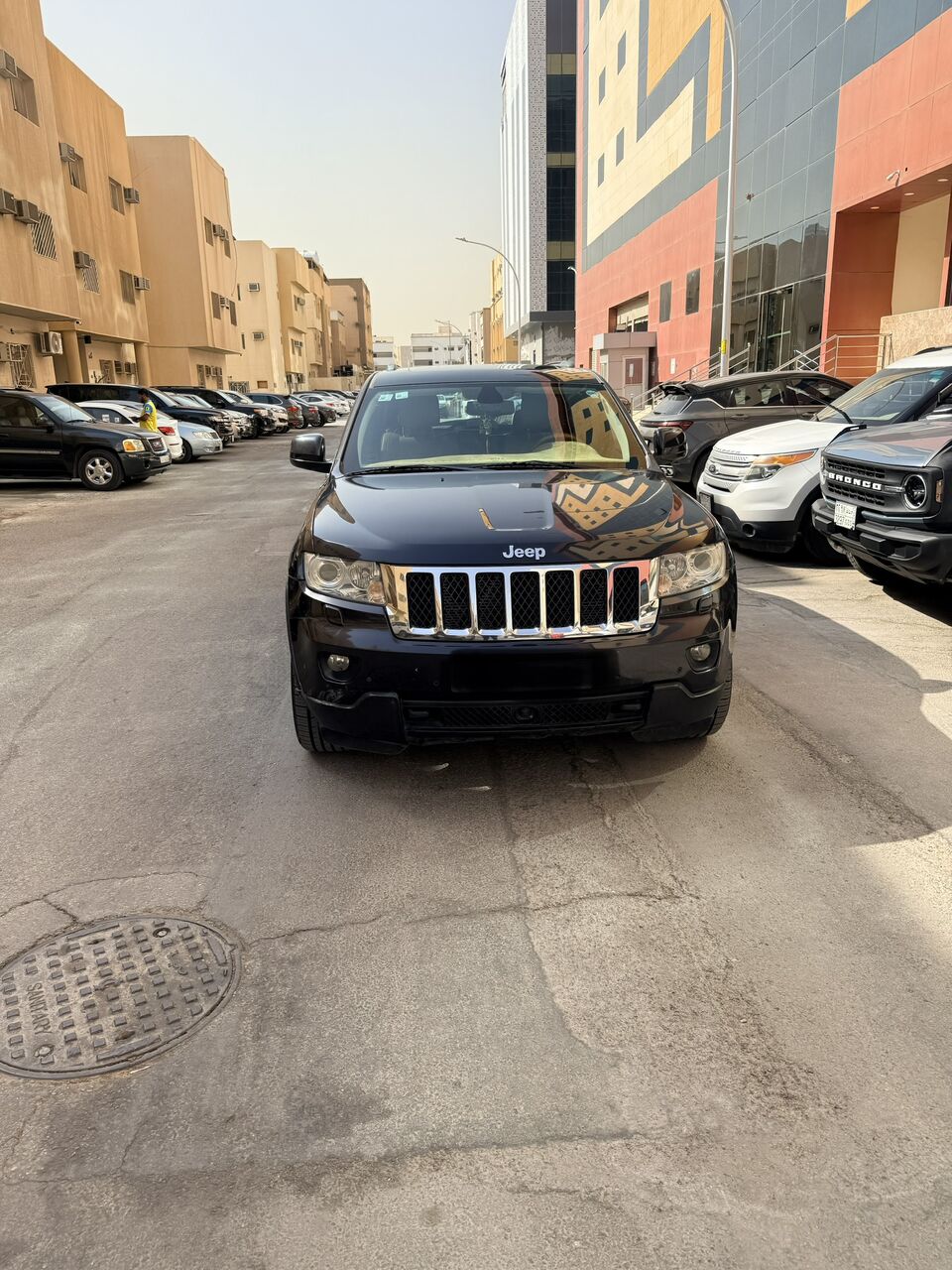 Riyadh, Vehicles, Cars & Trucks , SAR 30,  Jeep Grand Cherokee 2013 SUV (Overland) Version,  2013,  Automatic,  200000 KM,  Jeep Grand Cherokee  SUV (Overland) Version