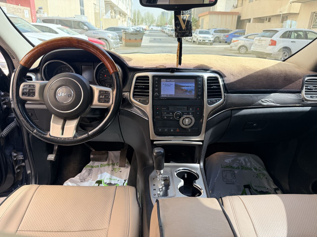 Riyadh, Vehicles, Cars & Trucks , SAR 30,  Jeep Grand Cherokee 2013 SUV (Overland) Version,  2013,  Automatic,  200000 KM,  Jeep Grand Cherokee  SUV (Overland) Version