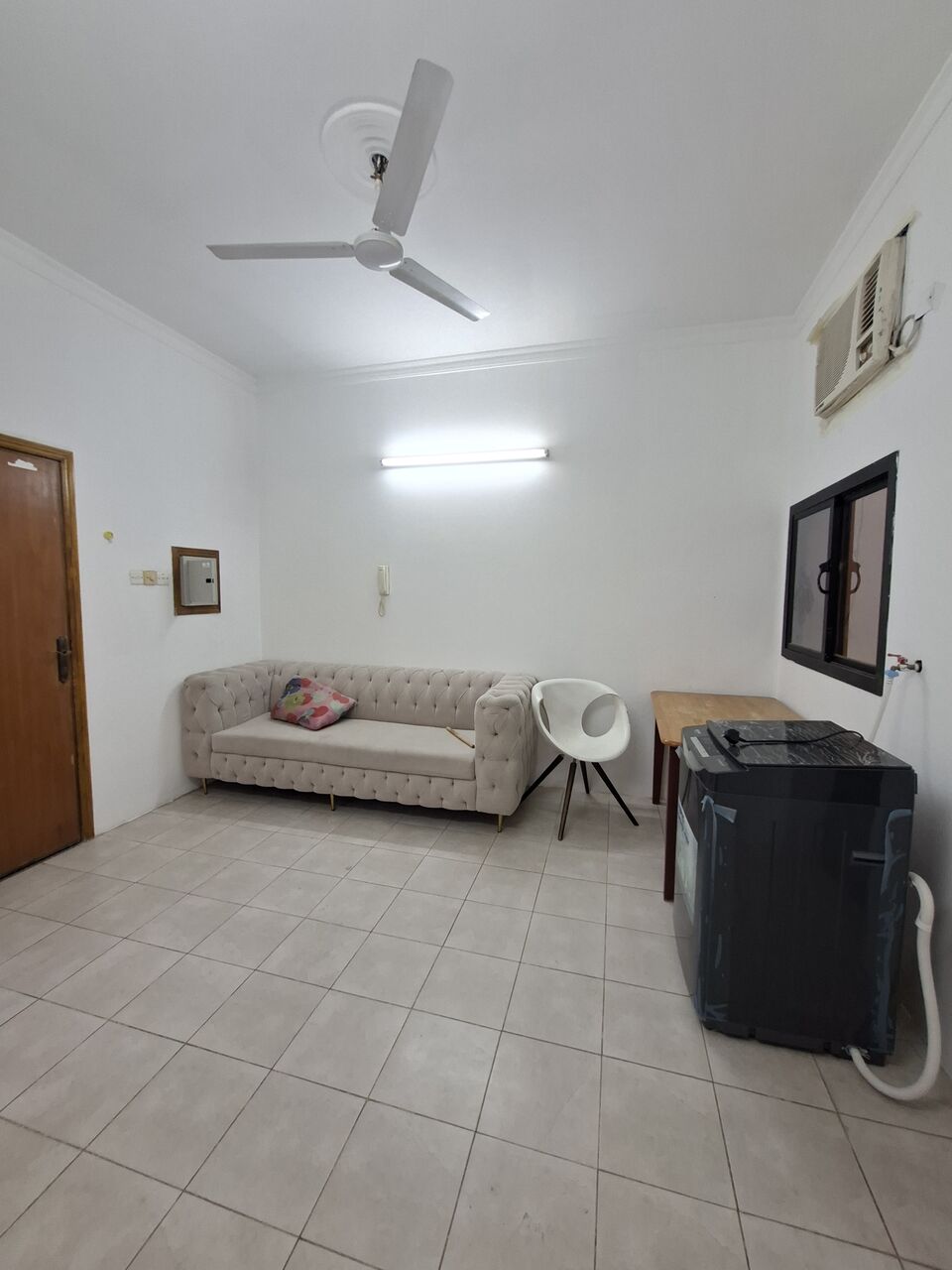 Hoora, Apartments, Flats, Houses & Villas, BHD 190/month,  Furnished,  1 BR,  Fully Furnished Family 1 BHK With Ewa In Hoora,Neat & Clean Flat @ 35547951