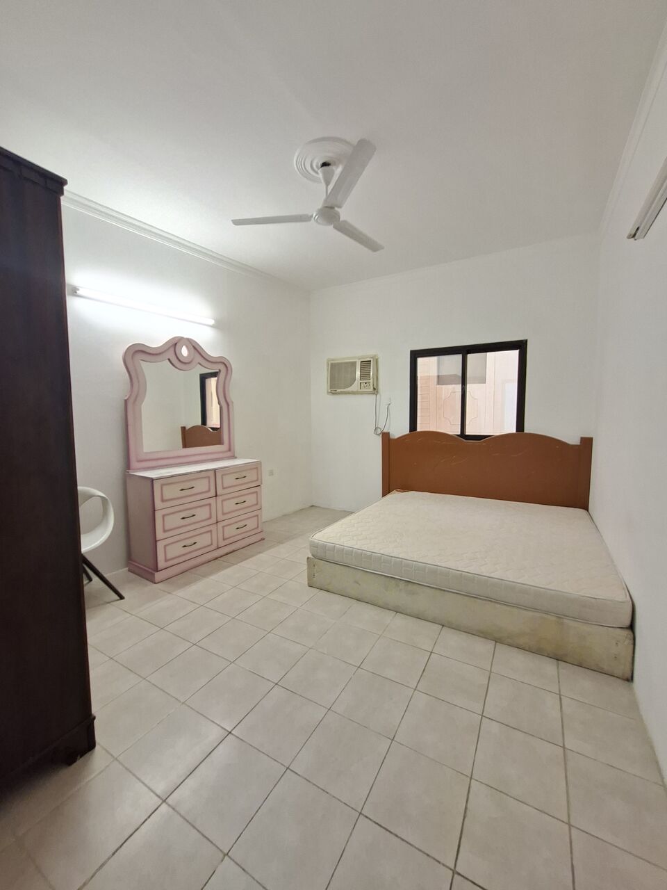 Hoora, Apartments, Flats, Houses & Villas, BHD 190/month,  Furnished,  1 BR,  Fully Furnished Family 1 BHK With Ewa In Hoora,Neat & Clean Flat @ 35547951