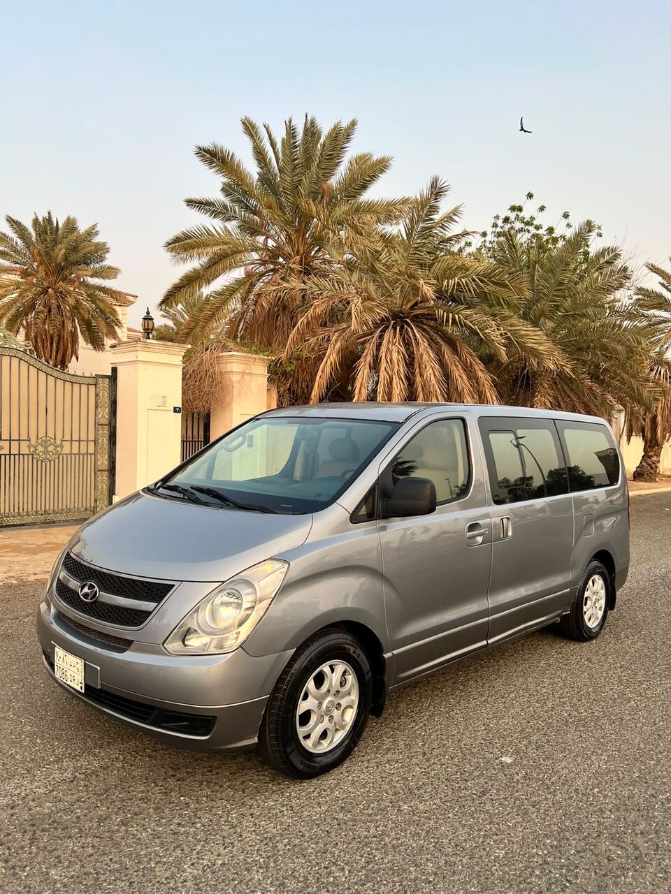 Jeddah, Vehicles, Cars & Trucks , SAR 28000,  Hyundai H1,  2014,  Automatic,  190 KM,  Car For Sell