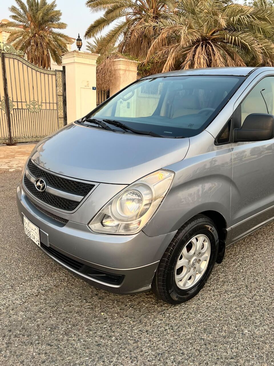 Jeddah, Vehicles, Cars & Trucks , SAR 28000,  Hyundai H1,  2014,  Automatic,  190 KM,  Car For Sell