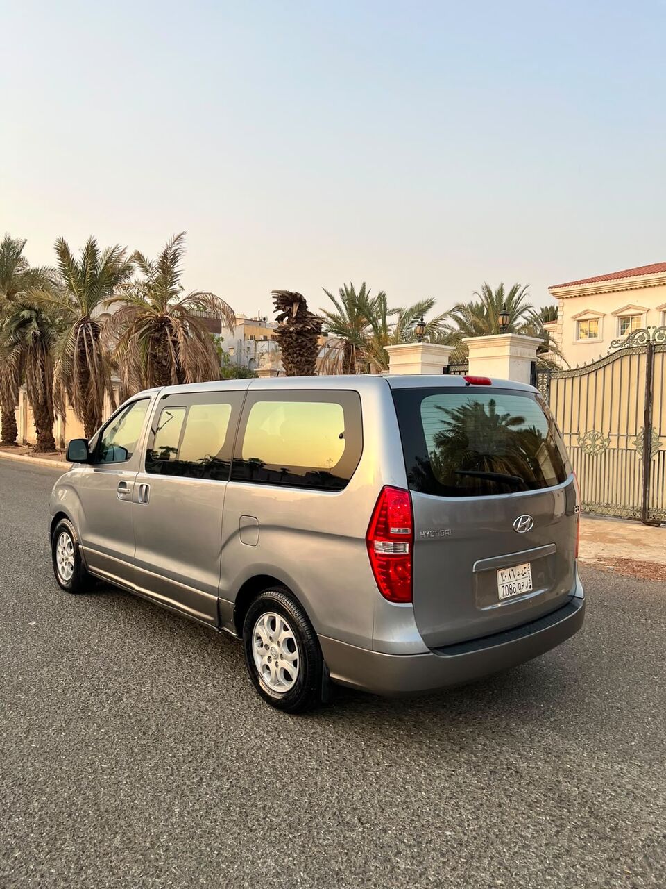Jeddah, Vehicles, Cars & Trucks , SAR 28000,  Hyundai H1,  2014,  Automatic,  190 KM,  Car For Sell