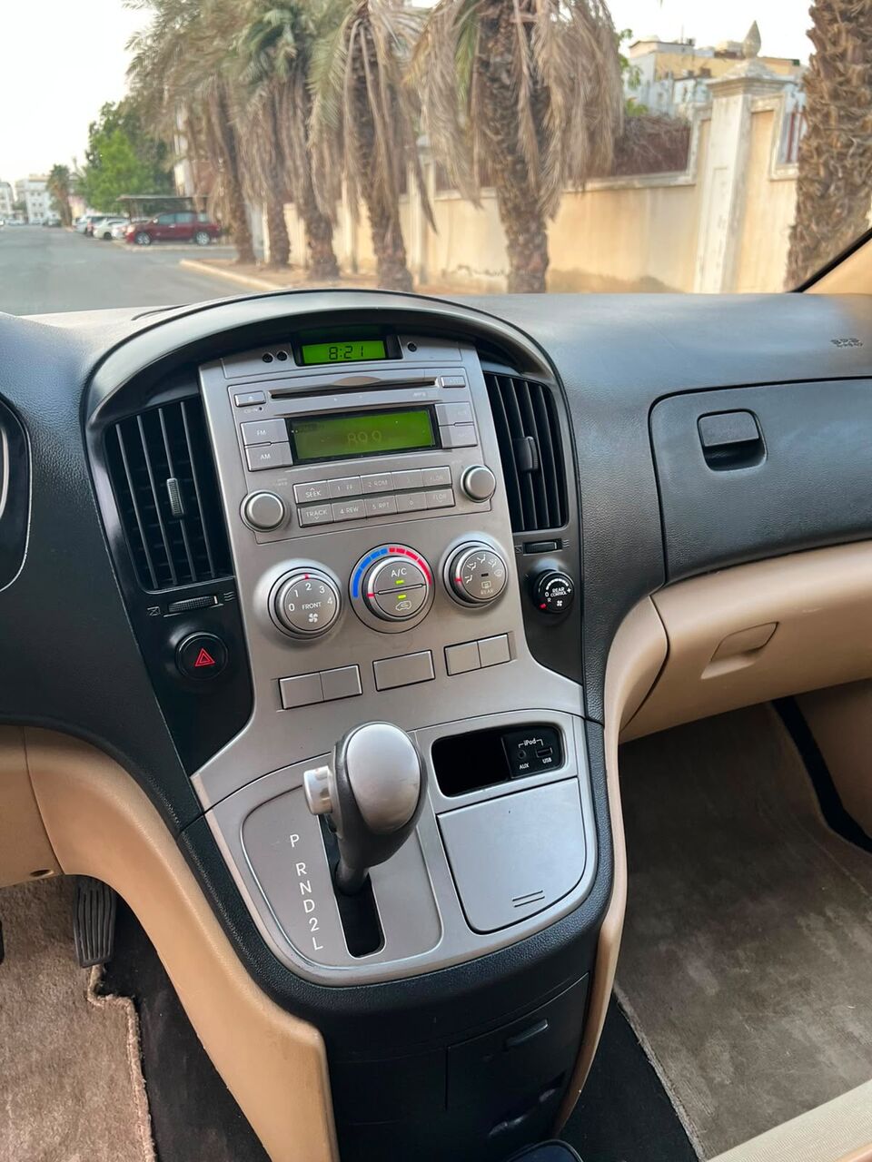 Jeddah, Vehicles, Cars & Trucks , SAR 28000,  Hyundai H1,  2014,  Automatic,  190 KM,  Car For Sell