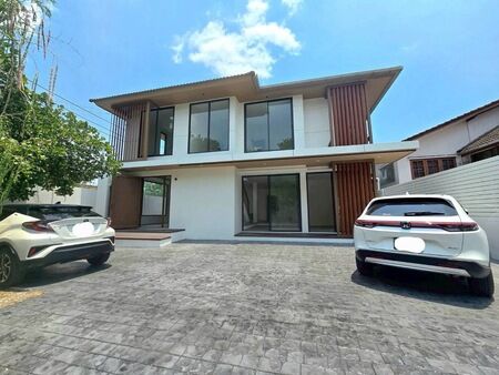 Bangkok, Villas, THB 180000,  79 Sq. Feet,  For Rent, Luxury Detached House, Prime Location, Pridi Banomyong 42, Renovated House,