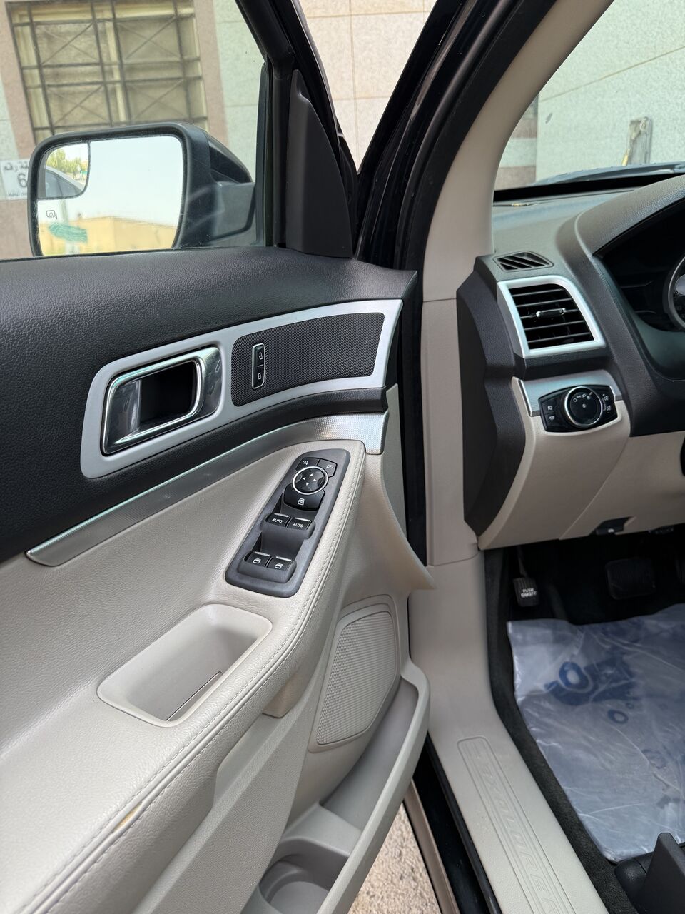 Riyadh, Vehicles, Cars & Trucks , SAR 46500,  Ford Explorer XLT-2014,  2014,  Automatic,  237000 KM,  Ford Explorer XLT (4x4) Excellent Condition Buy & Drive (Zero Accident)