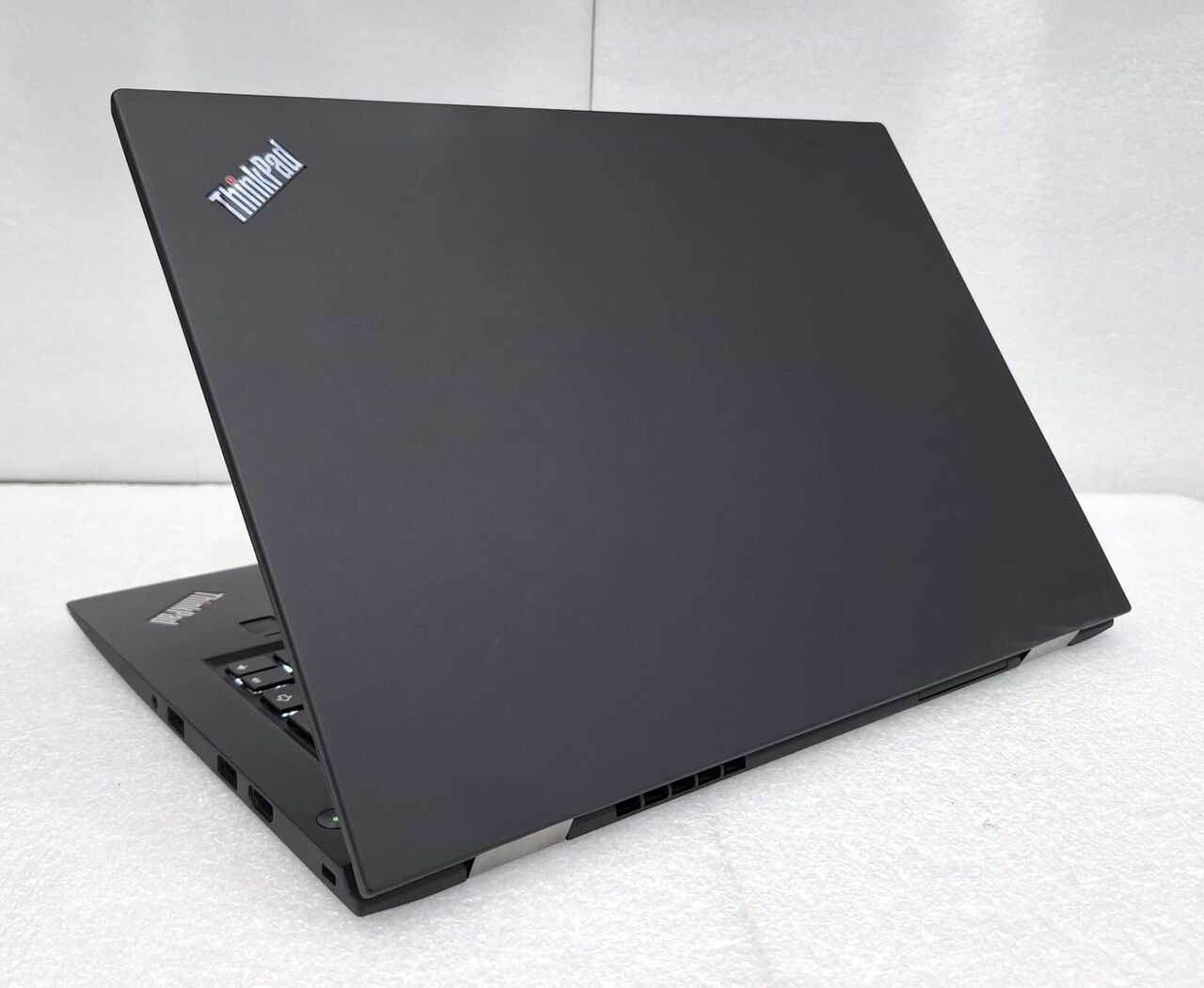 Muharraq, Computers, BHD 79,  Lenovo X1 Carbon Thinner Core I7 Laptop (Same Like New) 14" FHD IPS Display Price 79/-BD
