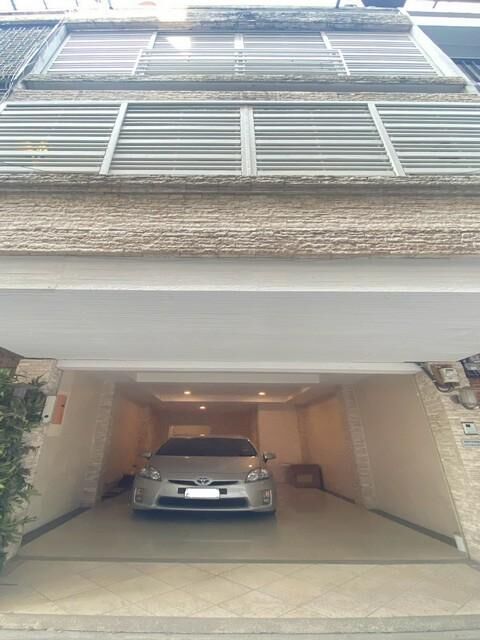 Bangkok, Villas, THB 100000,  14 Sq. Feet,  Townhome For Rent, 5 Floors, 225 Sq M, Pathumwan Area, Soi Kasemsan 1, Near BTS Stadium.