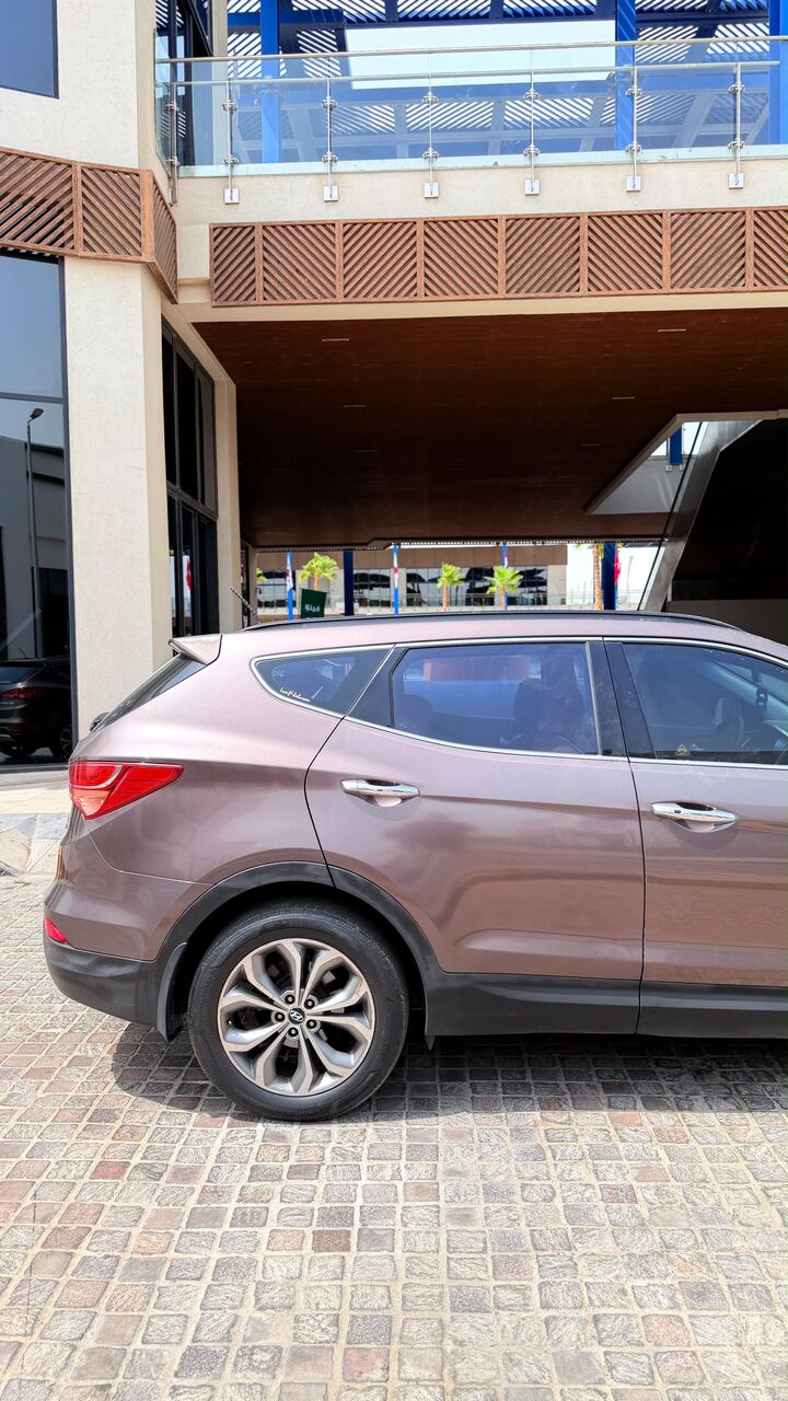 Jeddah, Vehicles, Cars & Trucks , SAR 33500,  Hyundai Santafe,  2014,  Automatic,  246000 KM,  Hyundai Santa Fe  Full Option 246000km Only For Sale