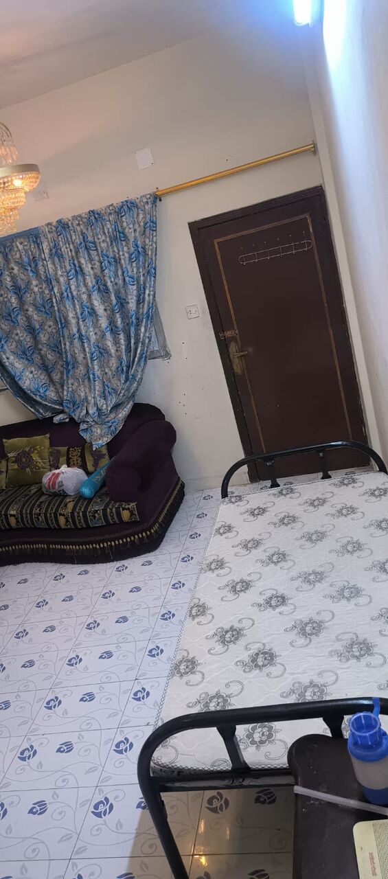 Riyadh, Apartments, Flats, Houses & Villas, Furnished Room Available For Executive Bachelor (Al-Wazarat