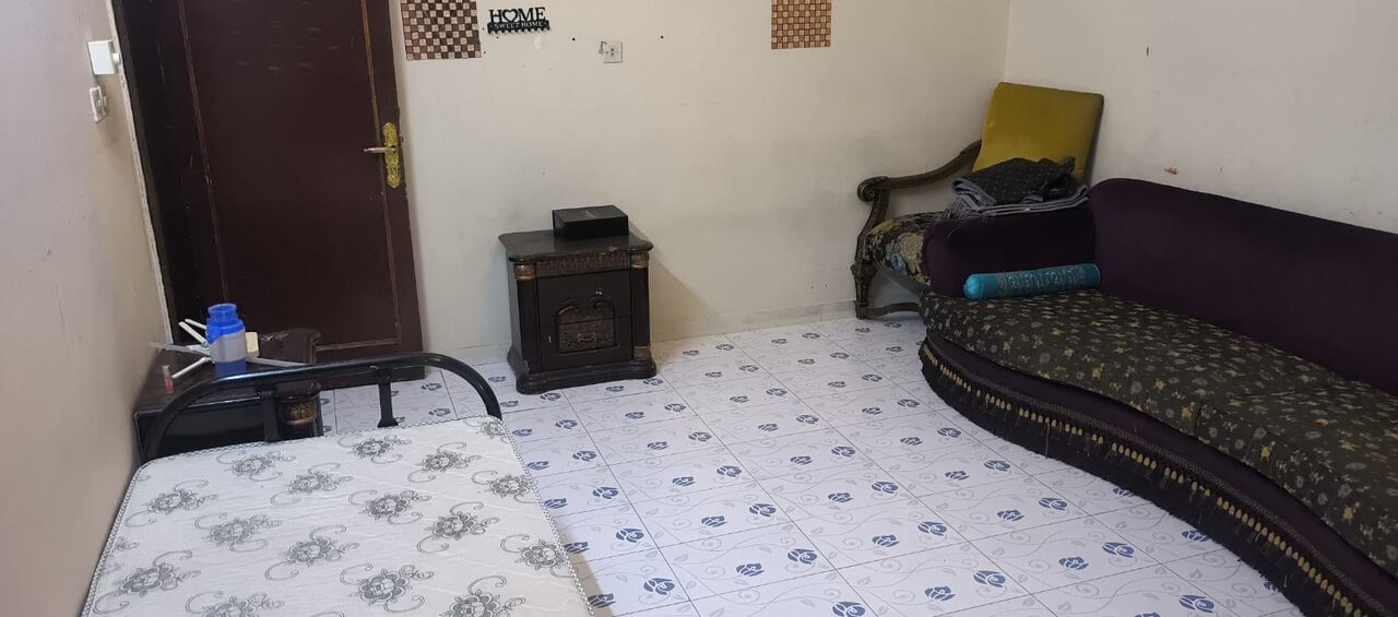 Riyadh, Apartments, Flats, Houses & Villas, Furnished Room Available For Executive Bachelor (Al-Wazarat