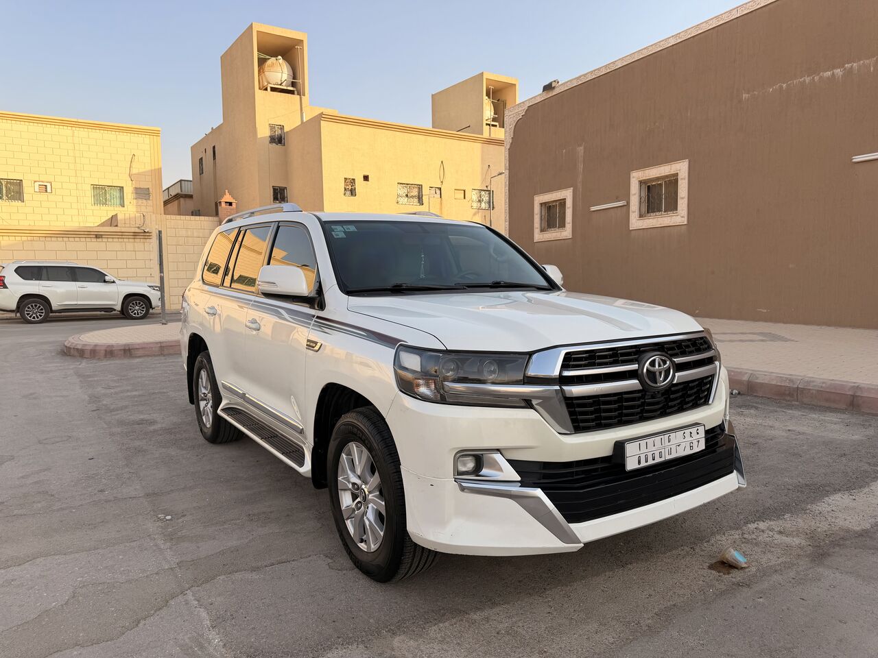 Riyadh, Vehicles, Cars & Trucks , SAR 125,  Toyota Land Cruiser,  2016,  Automatic,  362 KM,  Land Cruiser  V6 - Upgraded To 2021