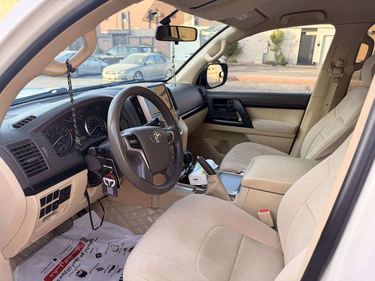 Riyadh, Vehicles, Cars & Trucks , SAR 125,  Toyota Land Cruiser,  2016,  Automatic,  362 KM,  Land Cruiser  V6 - Upgraded To 2021