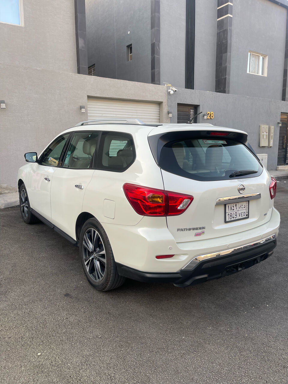 Riyadh, Vehicles, Cars & Trucks , SAR 95000,  Nissan Pathfinder,  2019,  Automatic,  194000 KM,    Doctor Driven First Owner