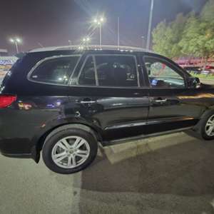 SAR 25,  Hyundai Santa Fe Limited,  2011,  Automatic,  190000 KM,  Low Mileage, Small Family Used Car