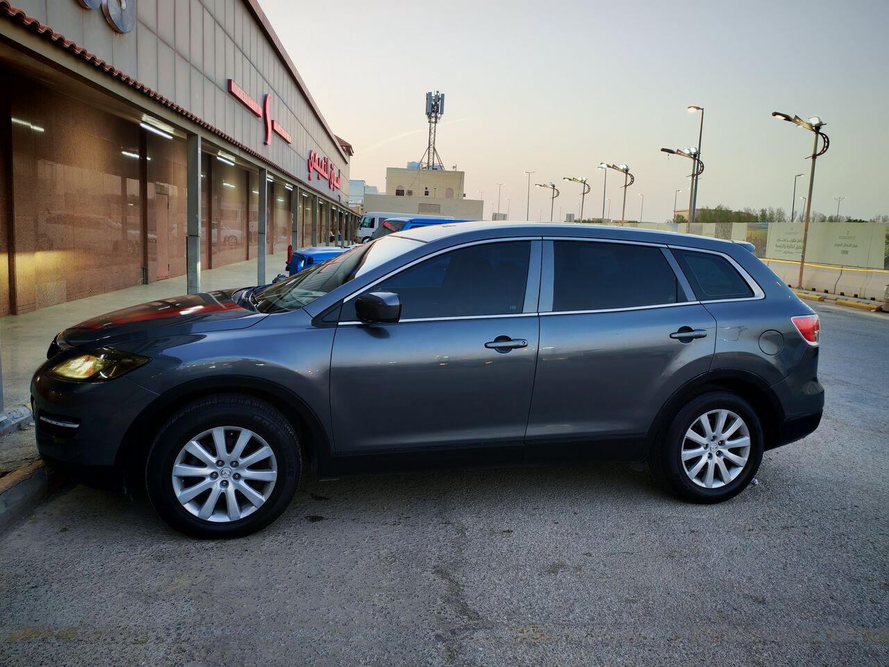Riyadh, Vehicles, Cars & Trucks , SAR 18000,  Mazda CX-09,  2008,  Automatic,  200000 KM,