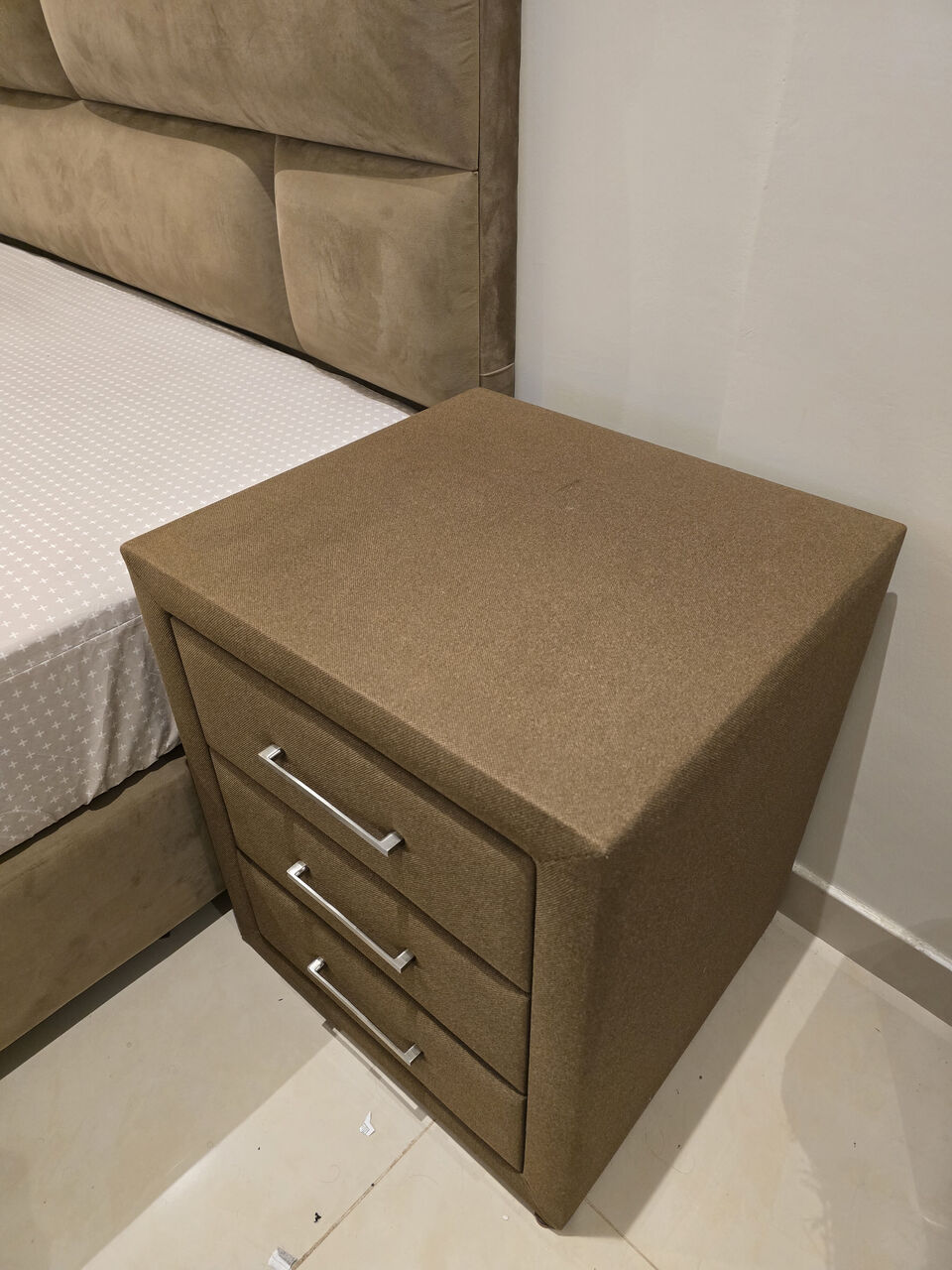 Riyadh, Furniture, SAR 1800,  Super King Bed And 6 Seater Sofa (Very Good Condition) Contact: 0539122450