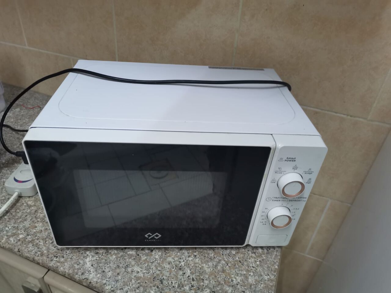 Al Nakhil, Electronics, SAR 1800,  Some Furniture And Electronic Appliances For Sale.