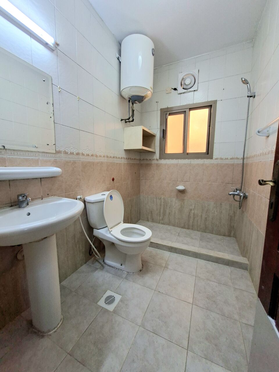 Ras Rumman, Apartments, Flats, Houses & Villas, BHD 250/month,  Furnished,  2 BR,  Fully Furnished Family 2 BHK With Ewa In Rasurman,Balcony,Neat & Clean Flat @ 35547951