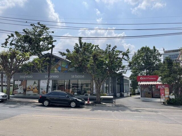 Bangkok, Villas, THB 150000,  636 Sq. Feet,  Land For Rent With Building, Size 636 Sq M., Sukonthasawat Road, Along Nuanchan