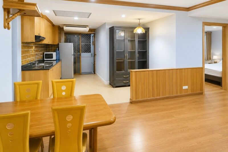 Bangkok, Villas, THB 14999,  64 Sq. Meter,  Sathorn 11 Condo BTS St. Louis 499 M. For Rent Happy Land Sathorn Suite, 10th Floor, 64