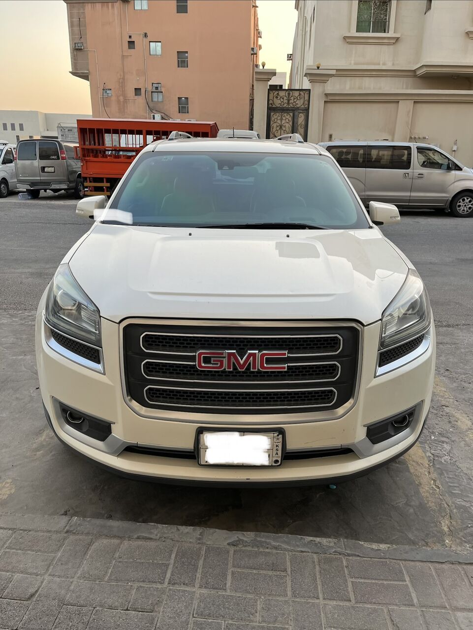 Al Jisr, Vehicles, Cars & Trucks , SAR 33000,  Gmc Acadia,  2014,  Automatic,  150600 KM,  Stunning   V6 &ndash; Low Mileage (150k KM) &ndash; Fully Loaded Family SUV