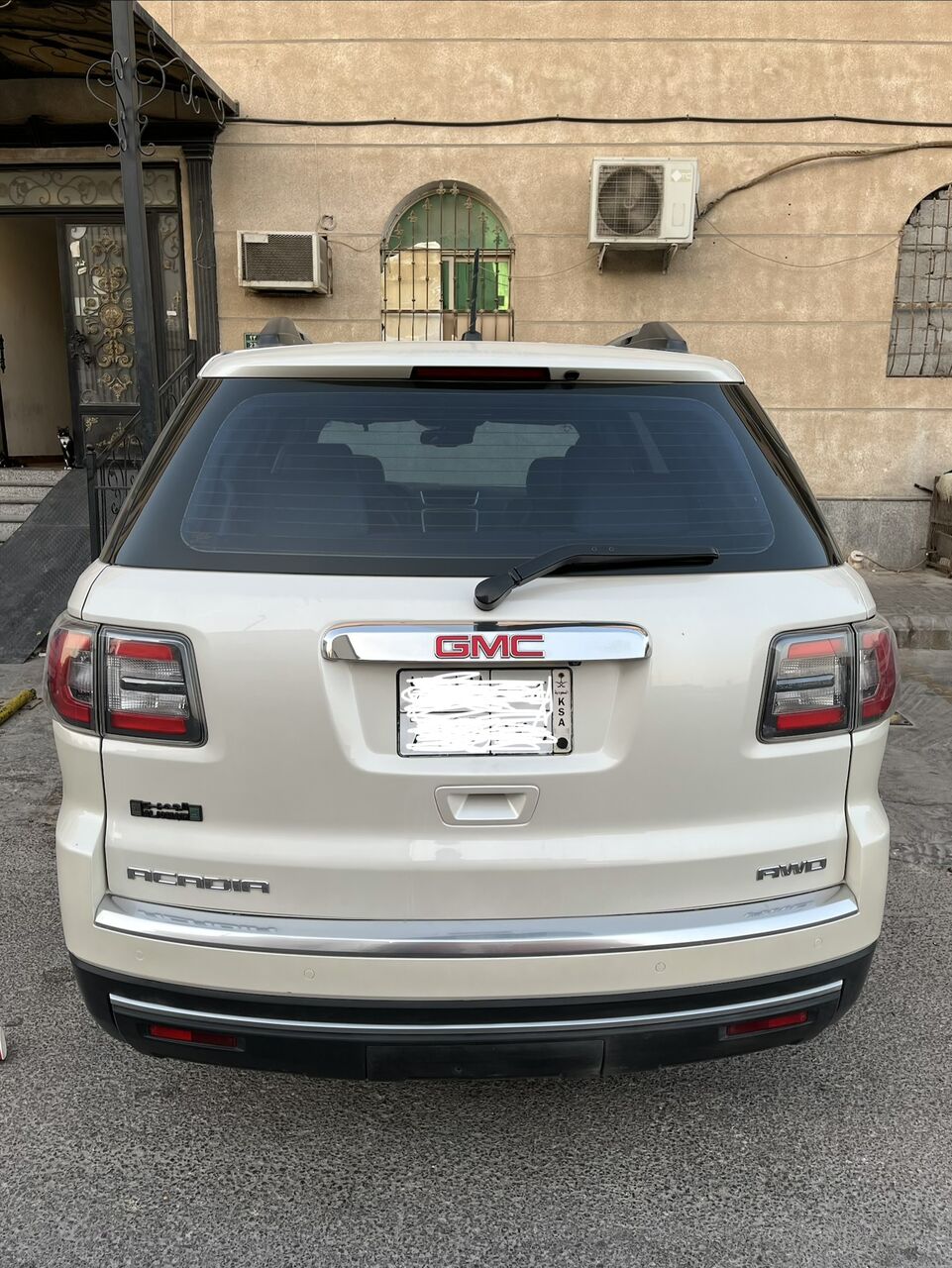 Al Jisr, Vehicles, Cars & Trucks , SAR 33000,  Gmc Acadia,  2014,  Automatic,  150600 KM,  Stunning   V6 &ndash; Low Mileage (150k KM) &ndash; Fully Loaded Family SUV