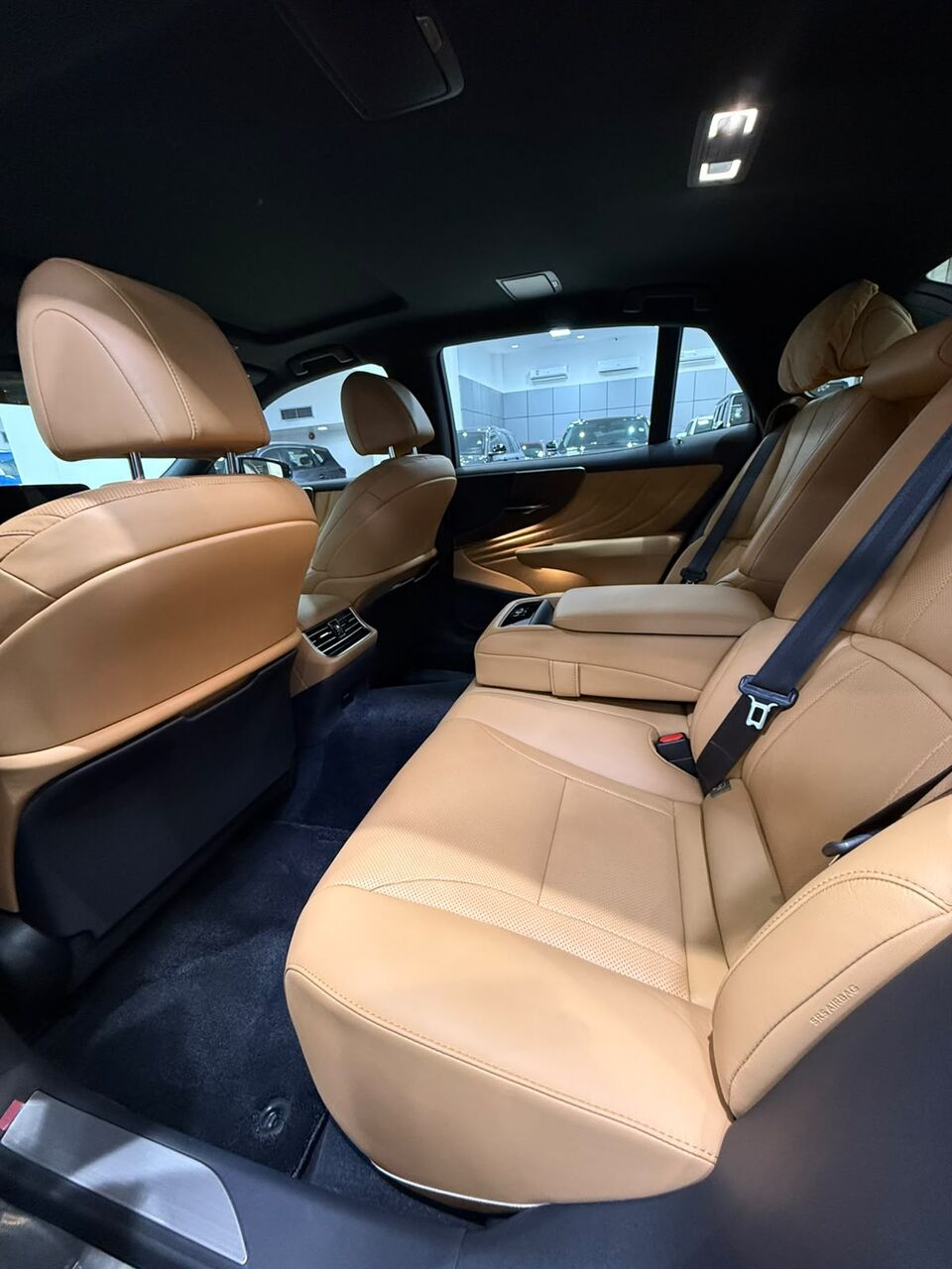 Manama, Vehicles, Cars & Trucks , BHD 31700,  Lexus LS-350,  2026,  Automatic,  600 KM,   /  (Blue)