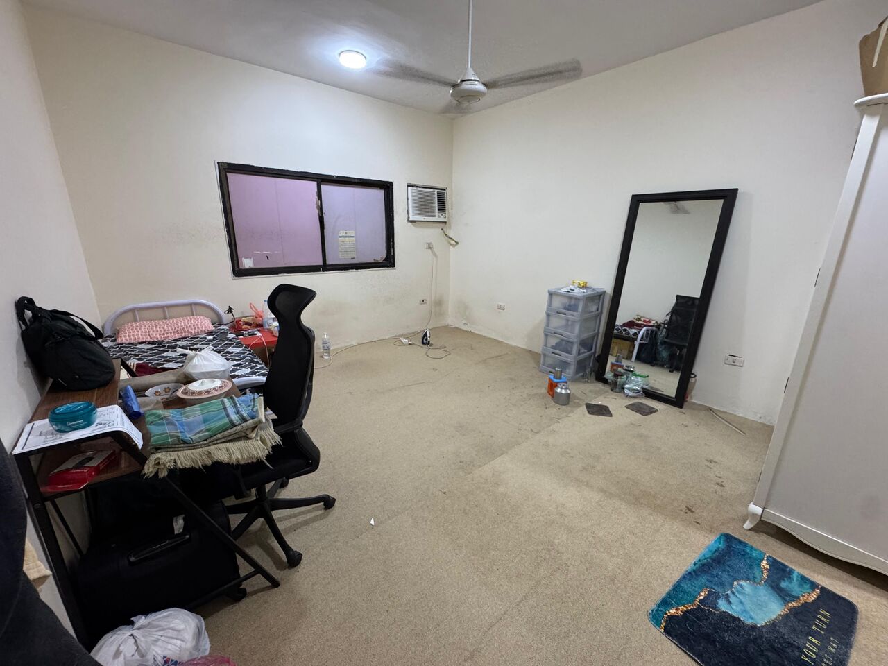 Al Aziziyah, Rooms for Rent, SAR 1350/month,  Attached Toilet Small Lobby Room Available: Spacious Big Room ( FOR DECENT BACHELORS ONLY)
