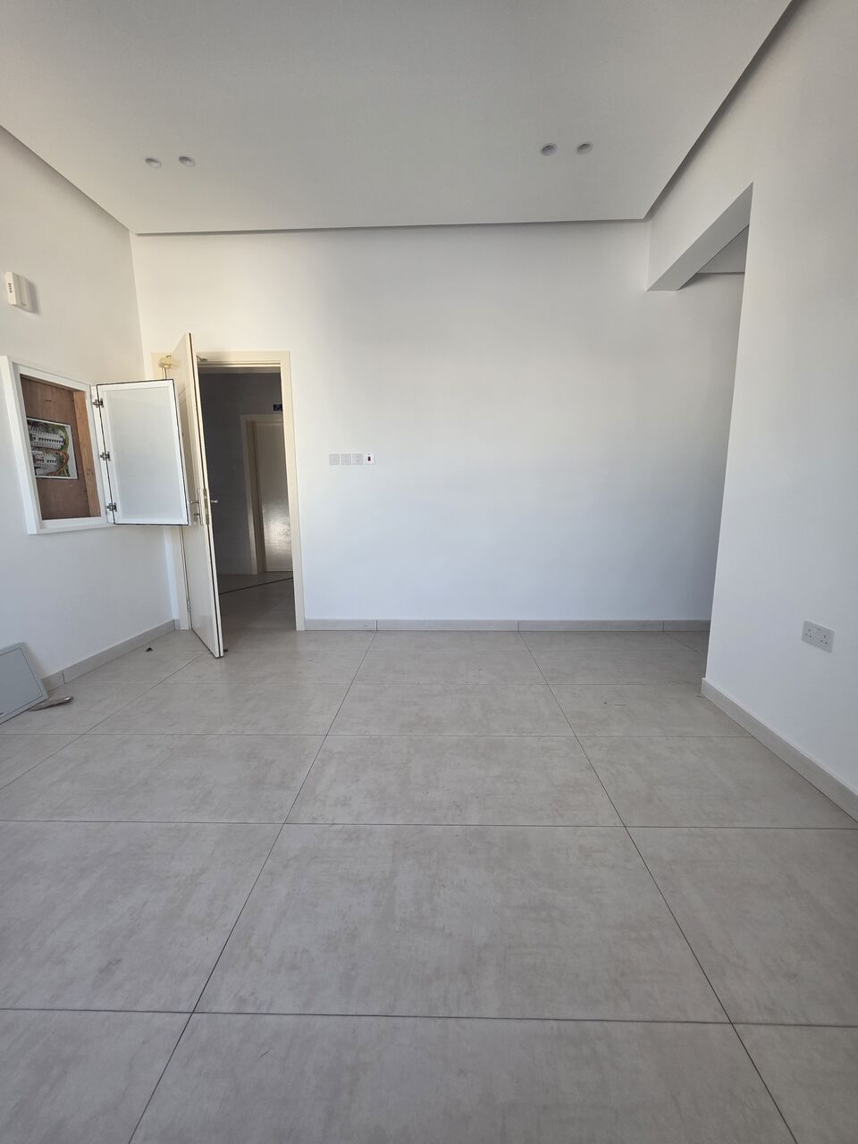 Manama, Apartments, Flats, Houses & Villas, BHD 200/month,  2 BR,  @2BATHROOM Hall Kitchen Without Electricity Car Parking Brand New Building