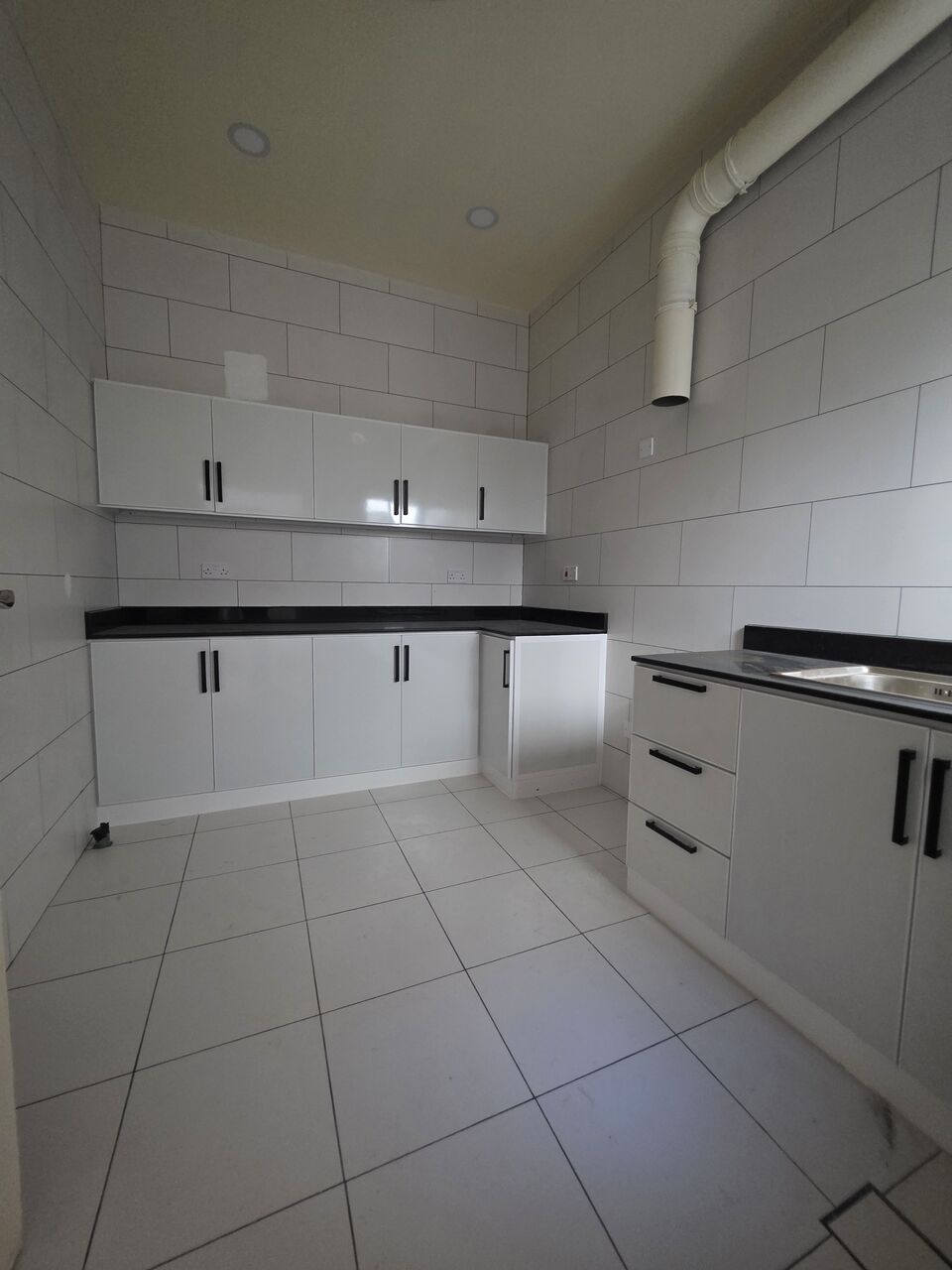 Manama, Apartments, Flats, Houses & Villas, BHD 200/month,  2 BR,  @2BATHROOM Hall Kitchen Without Electricity Car Parking Brand New Building