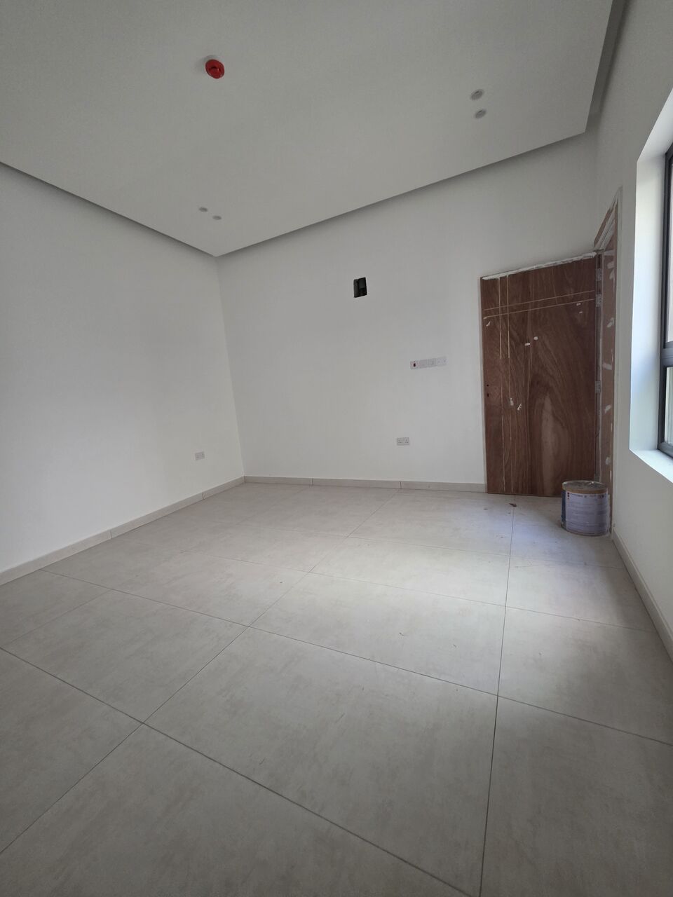 Manama, Apartments, Flats, Houses & Villas, BHD 200/month,  2 BR,  @2BATHROOM Hall Kitchen Without Electricity Car Parking Brand New Building
