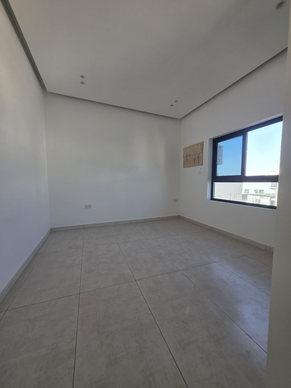 Manama, Apartments, Flats, Houses & Villas, BHD 200/month,  2 BR,  @2BATHROOM Hall Kitchen Without Electricity Car Parking Brand New Building
