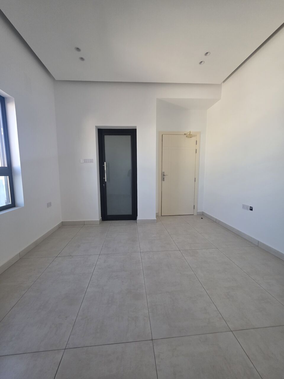 Manama, Apartments, Flats, Houses & Villas, BHD 200/month,  2 BR,  @2BATHROOM Hall Kitchen Without Electricity Car Parking Brand New Building