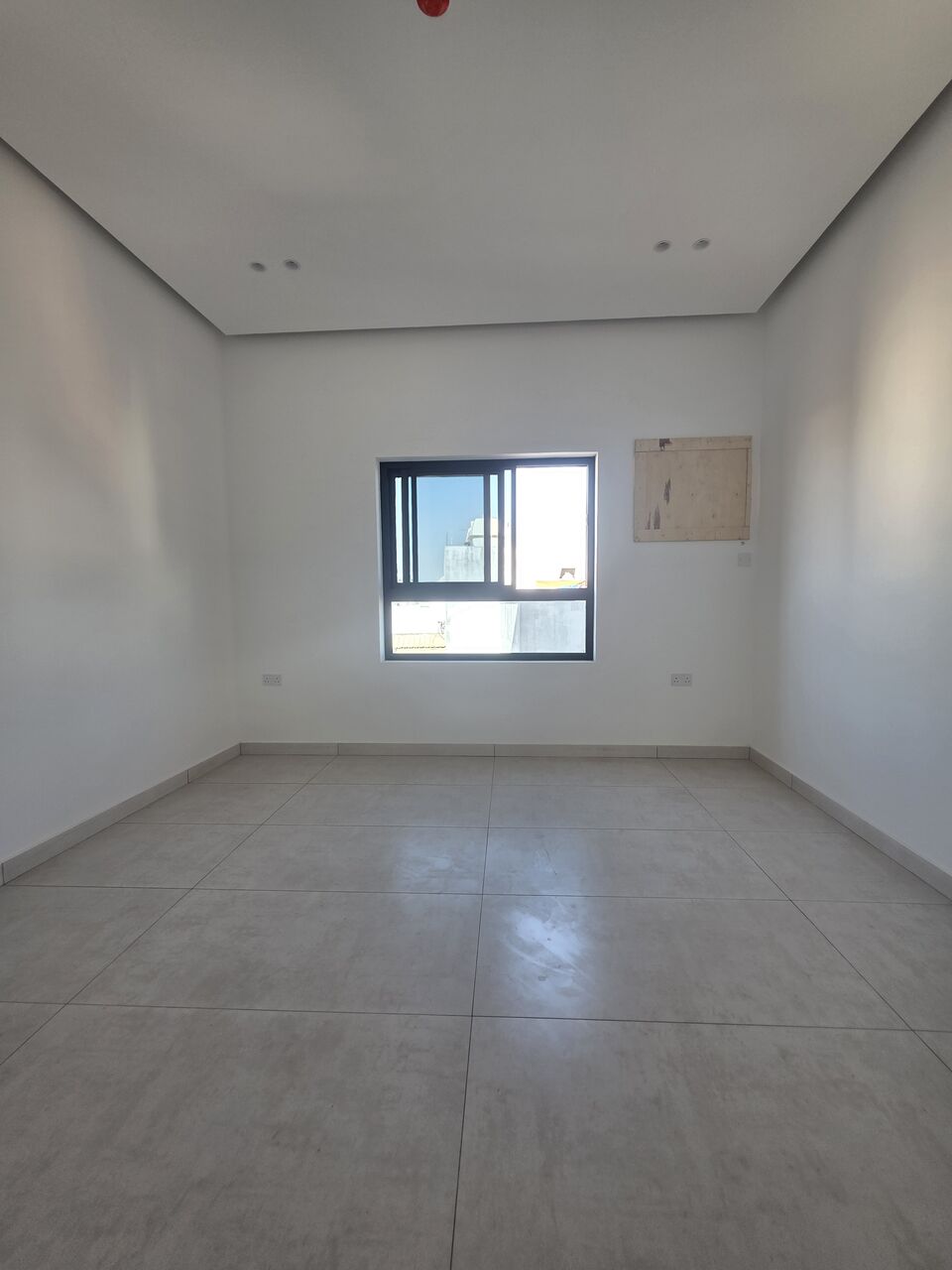 Manama, Apartments, Flats, Houses & Villas, BHD 200/month,  2 BR,  @2BATHROOM Hall Kitchen Without Electricity Car Parking Brand New Building