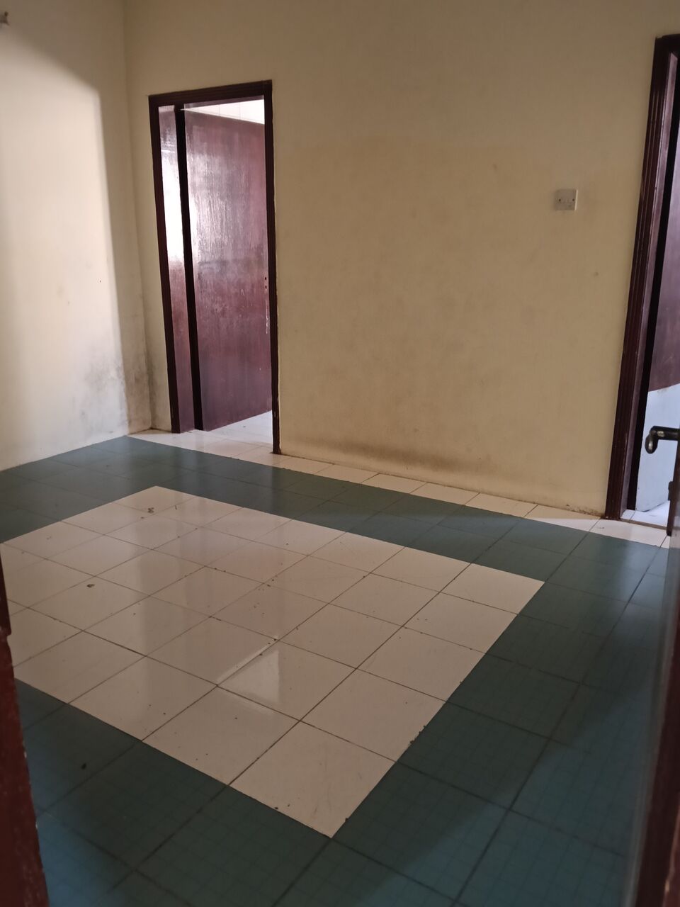 Gudaibiya, Apartments, Flats, Houses & Villas, BHD 120/month,  1 BR,  1 Bedroom Unfurnished Flat For Rent Without Ewa