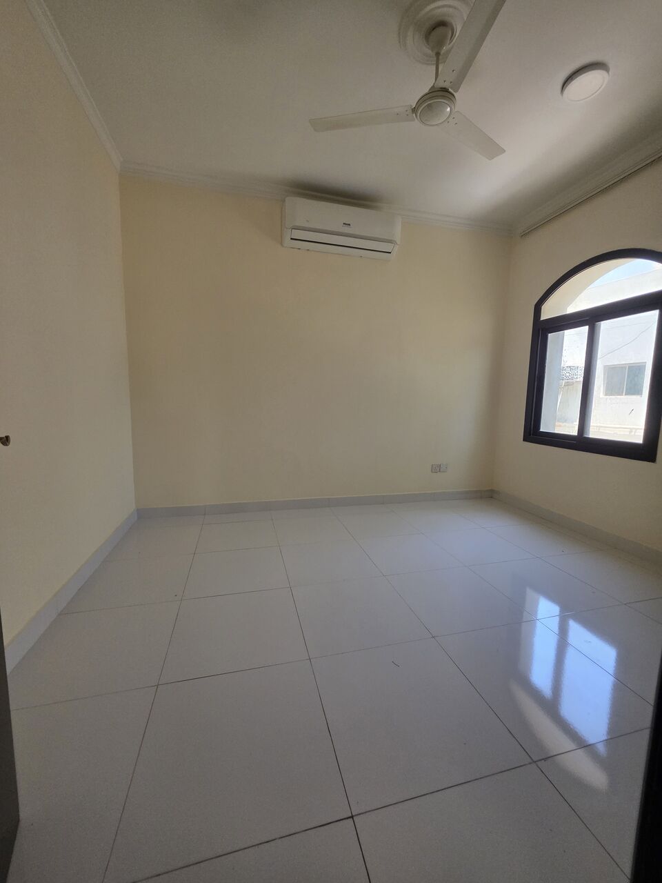 Sanad, Apartments, Flats, Houses & Villas, BHD 200/month,  2 BR,  £2BATHROOM Hall Kitchen Without Electricity Car Parking