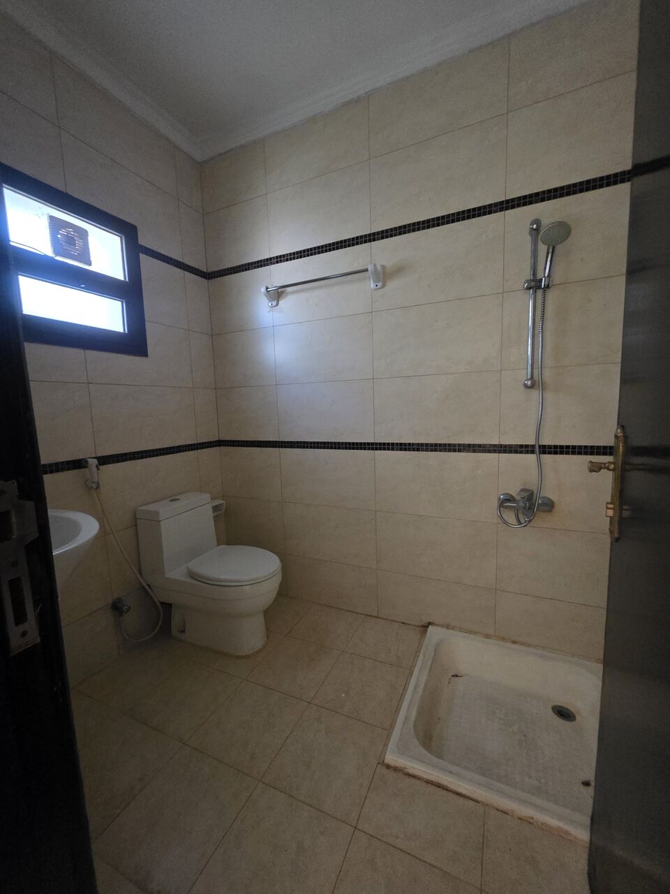 Sanad, Apartments, Flats, Houses & Villas, BHD 200/month,  2 BR,  £2BATHROOM Hall Kitchen Without Electricity Car Parking