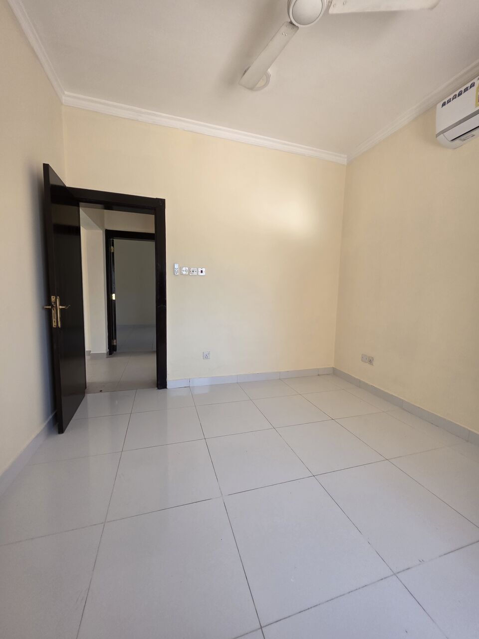 Sanad, Apartments, Flats, Houses & Villas, BHD 200/month,  2 BR,  £2BATHROOM Hall Kitchen Without Electricity Car Parking