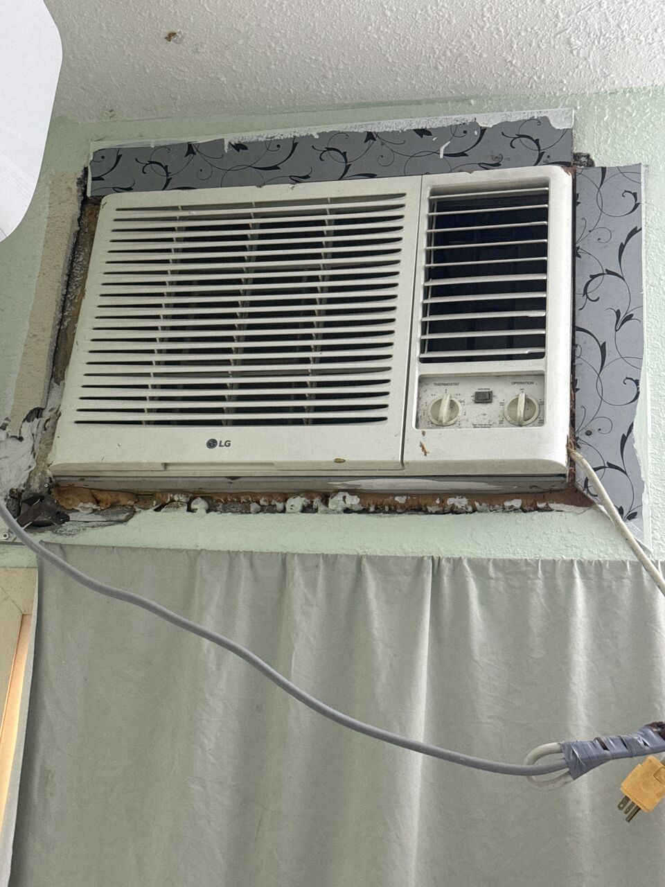 Jubail, Air Conditioners, SAR 1600,  Window AC 2T