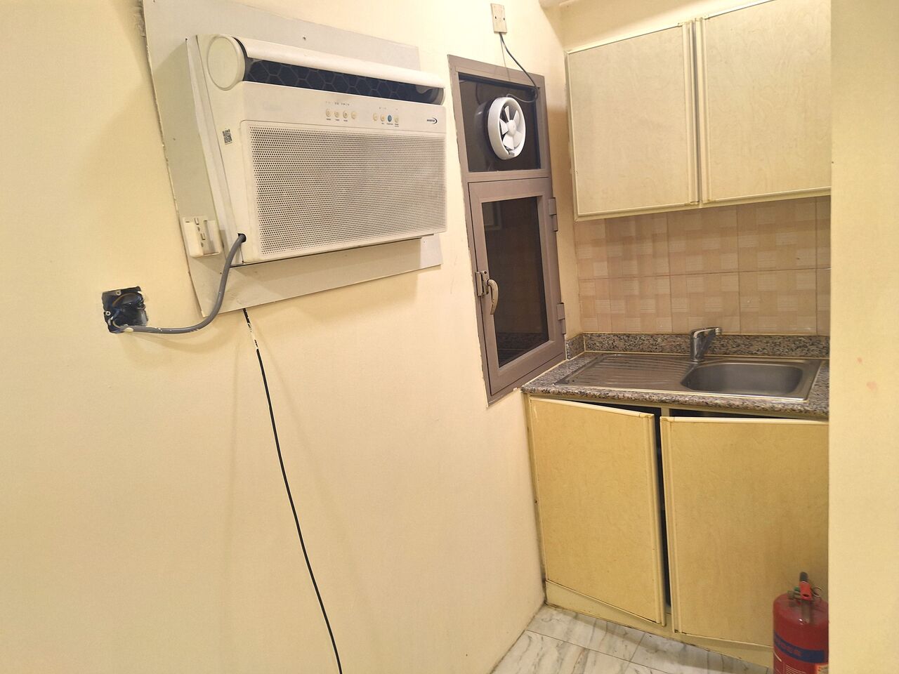 East Riffa, Apartments, Flats, Houses & Villas, BHD 110/month,  Studio,  12 Sq. Meter,  East Riffa Near Toyota Workshop! Studio Room 110 With EWA Only
