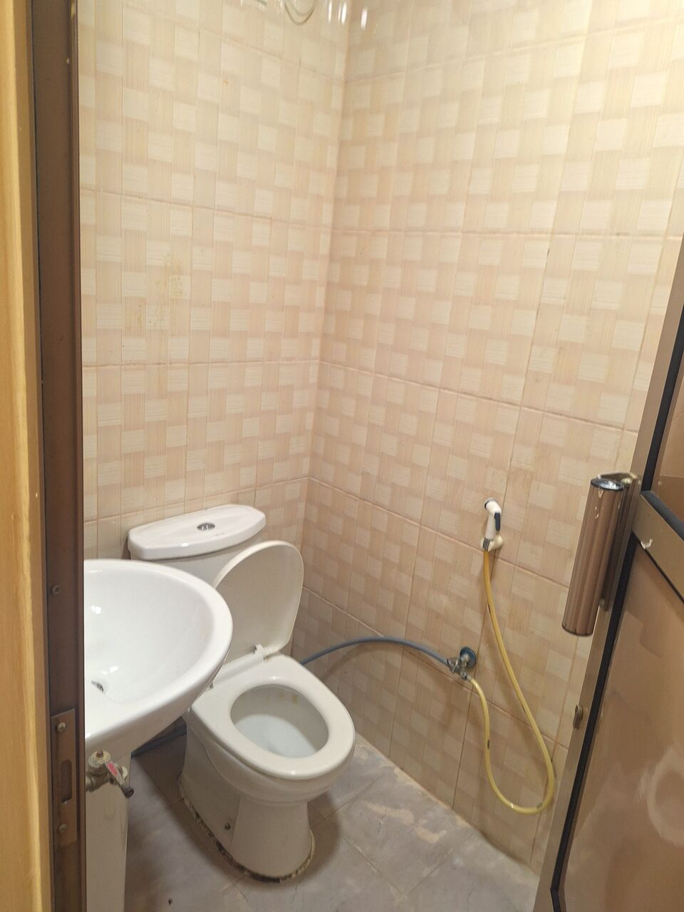 East Riffa, Apartments, Flats, Houses & Villas, BHD 110/month,  Studio,  12 Sq. Meter,  East Riffa Near Toyota Workshop! Studio Room 110 With EWA Only