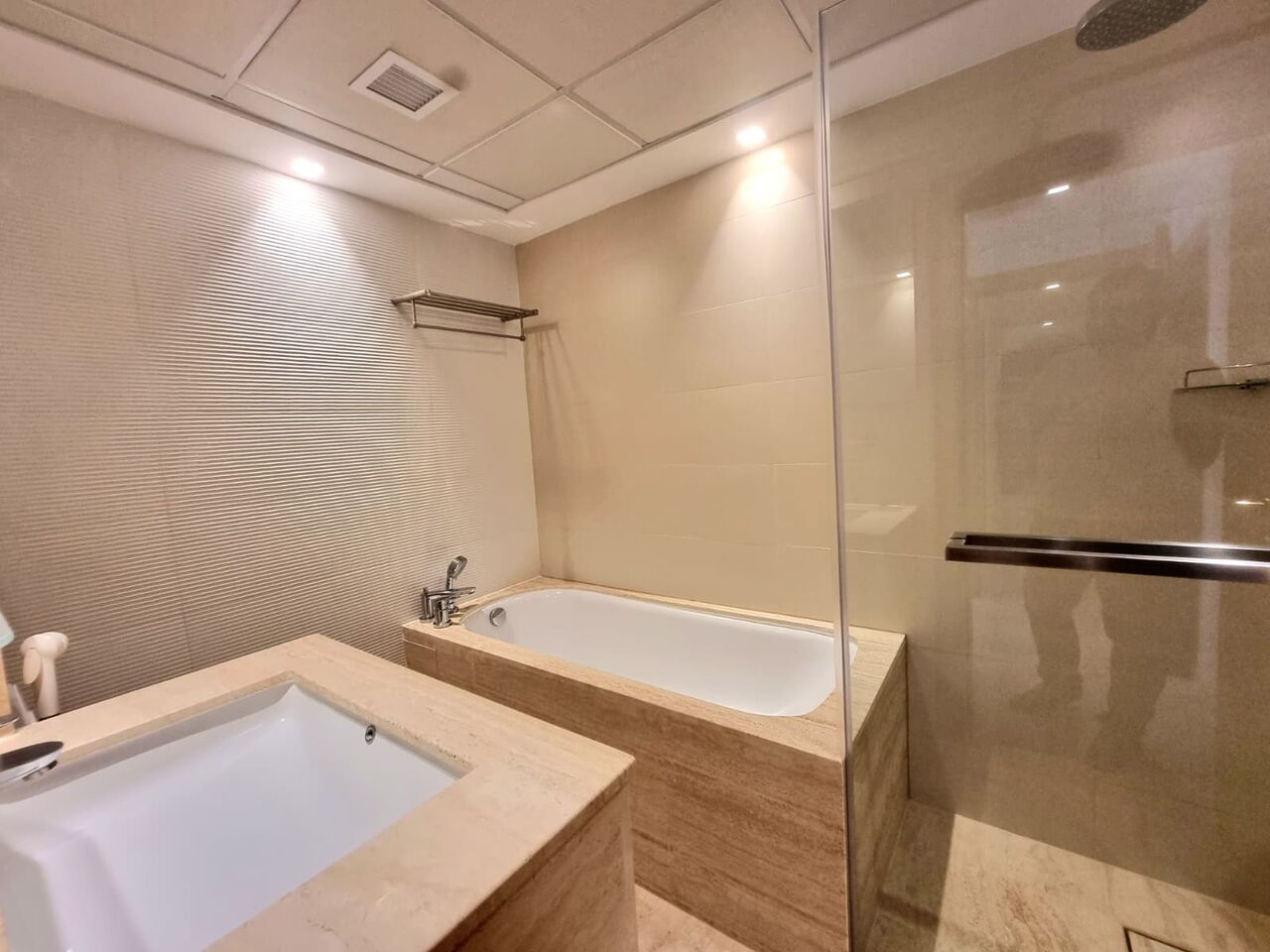 Amwaj Islands, Apartments, Flats, Houses & Villas, BHD 450/month,  Furnished,  2 BR,  135 Sq. Meter,  Delightful 2 BR + Maid Room FF Apartment With Big Balcony Dilmunia Island